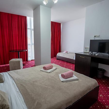 טימישוארה Hotel N Residence מראה חיצוני תמונה