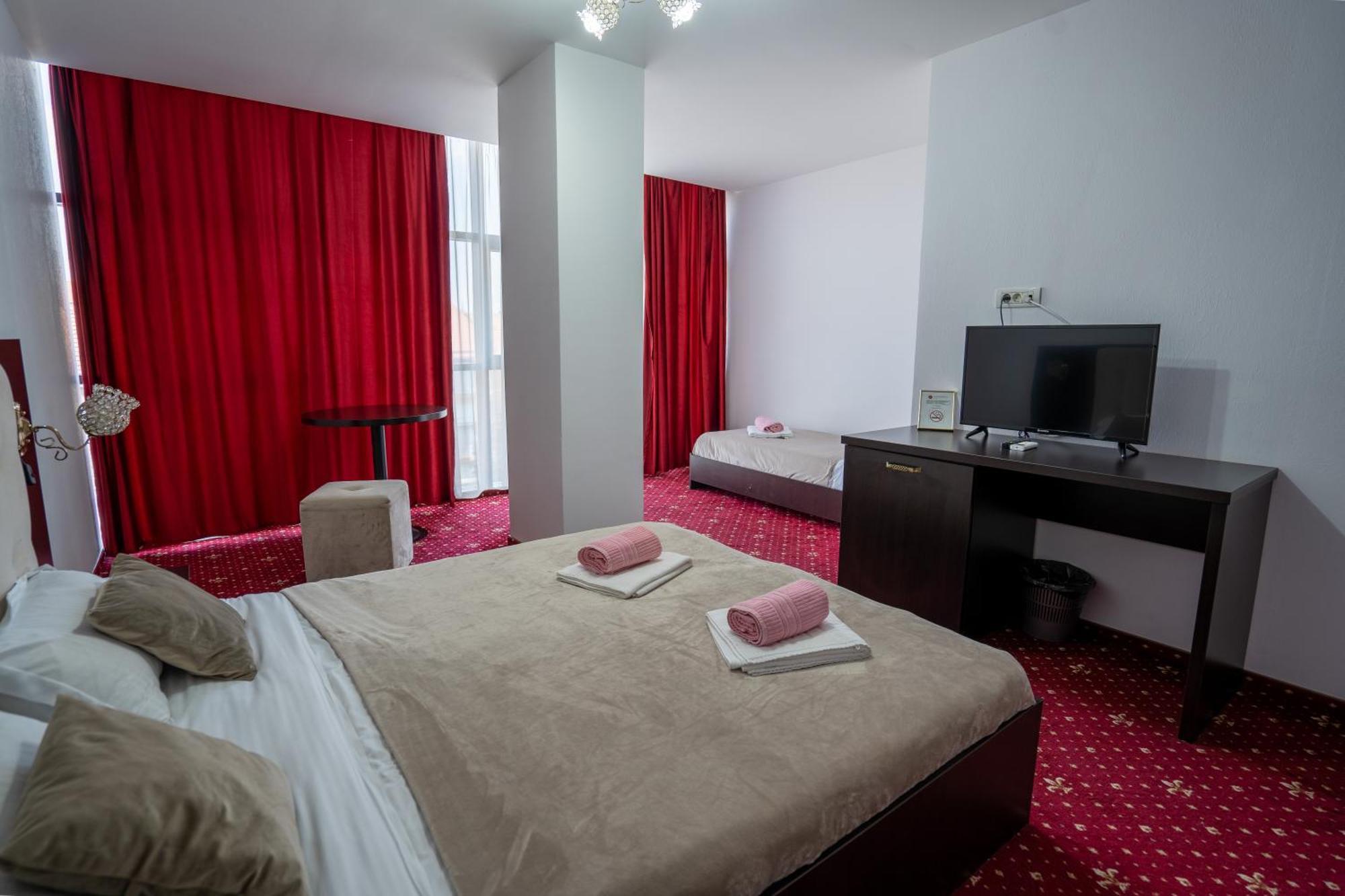 טימישוארה Hotel N Residence מראה חיצוני תמונה